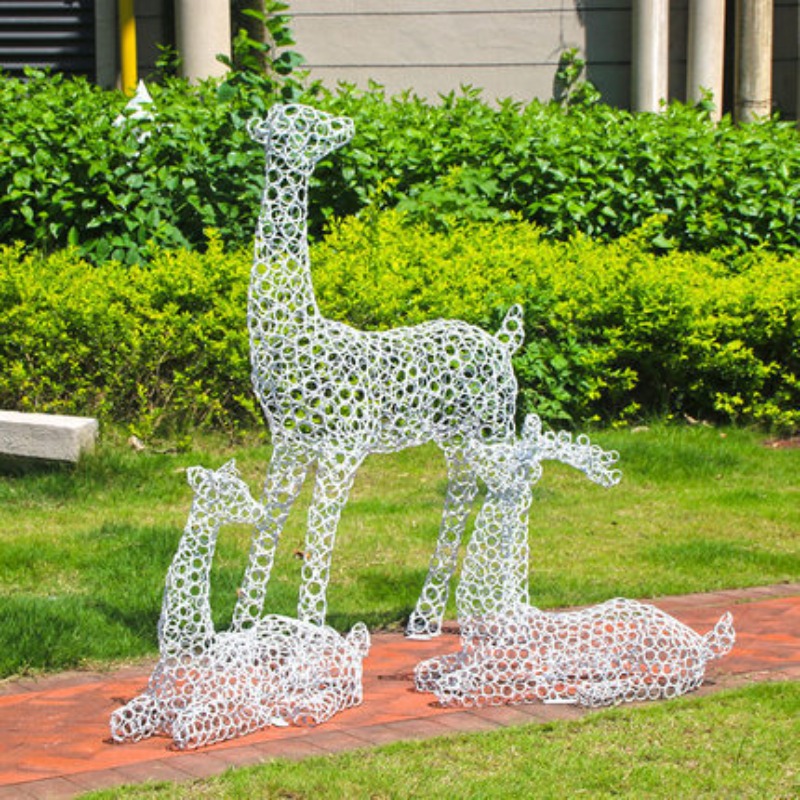 Scultura da giardino a forma d - Gardening Tools Sketch recensione e prezzo